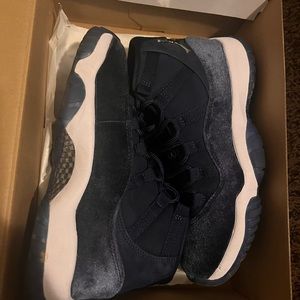 Velvet Navy Blue Jordans worn 2x only